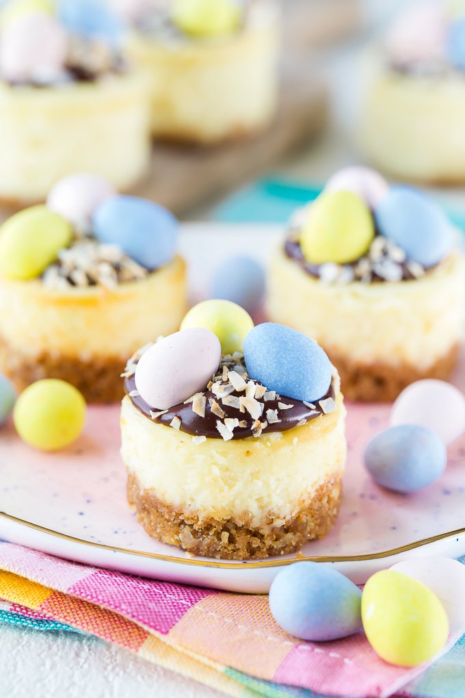 Delicious Easter recipes with classic Easter dinner ideas, vegetable side dishes, and lamb or ham mains
